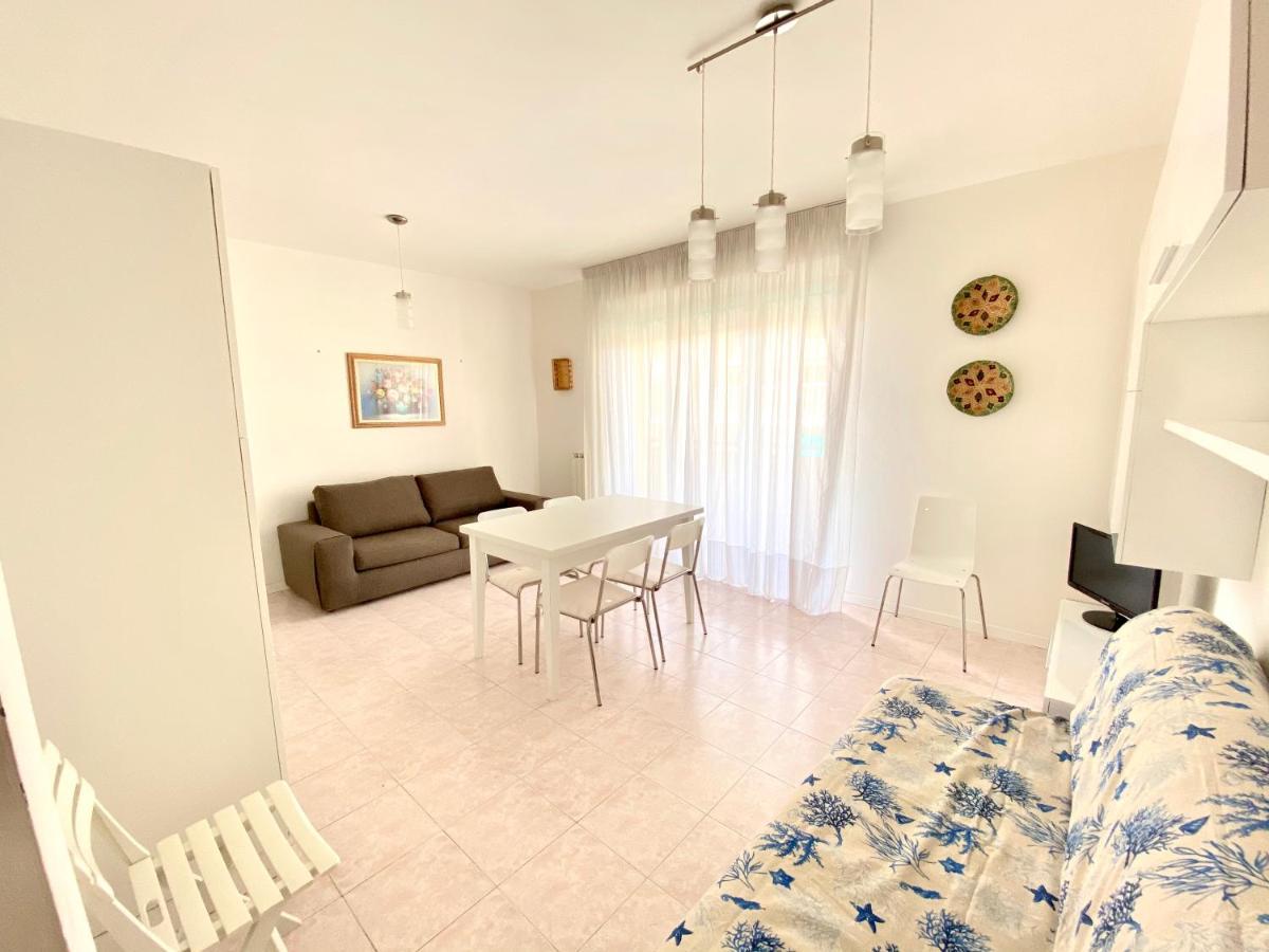 Residence Cristoforo Colombo - Carraro Immobiliare - Family Apartments Caorle Ngoại thất bức ảnh